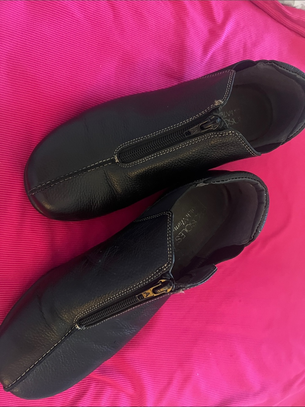 AEROSOLES Black Leather Zip-Front Slip-On Loafers